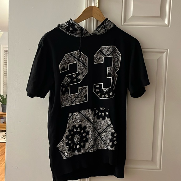 Black short sleeve hooded tee - Picture 1 of 3